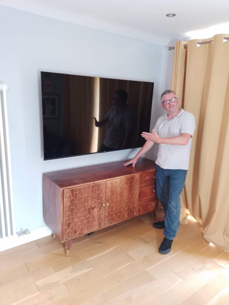 Marks Electronics Fitting a Tv